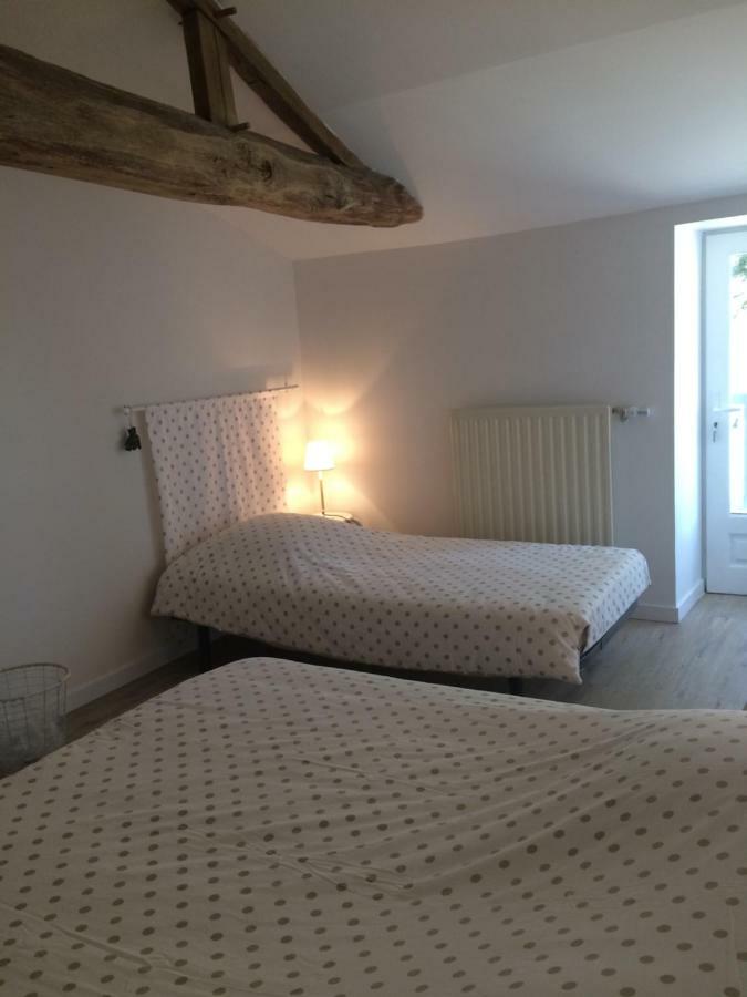 Le Petit Monty Gite Cote Etang Saint-Malo-du-Bois Exterior foto